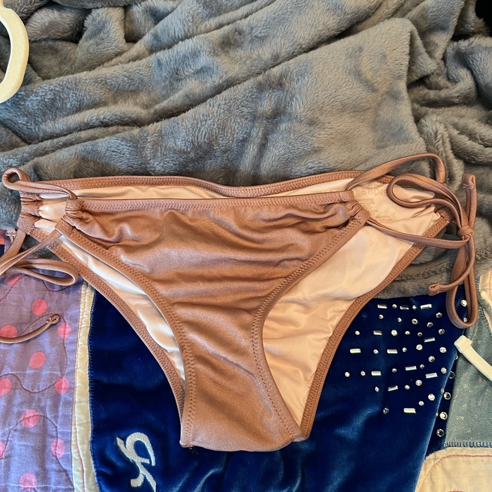 Gold swim bottoms - S